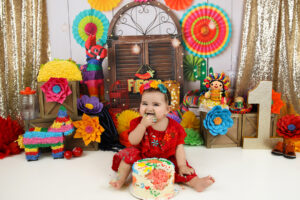 Dulce Bebe Photography - Cake Smash Photo Shoot Session for 1 Year Old Baby Girl in Dallas, Tx