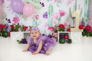 Dulce Bebe Photography - Cake Smash Photo Shoot Session for 1 Year Old Baby Girl in Dallas, Tx